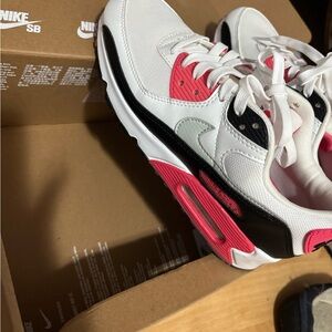 Nike Air Max White and Pink Sneakers